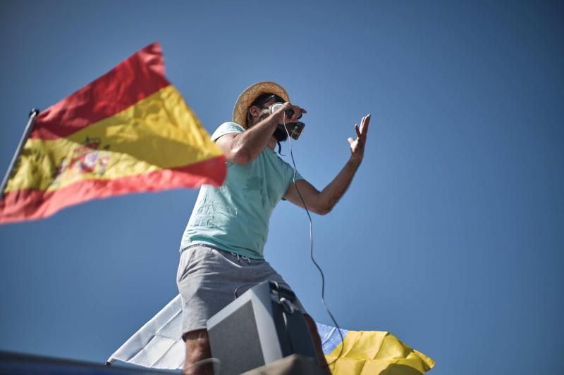 Manifestación de VOX en Santa Cruz de Tenerife  | 23/05/2020 | Fotógrafo: Andrés Gutiérrez Taberne