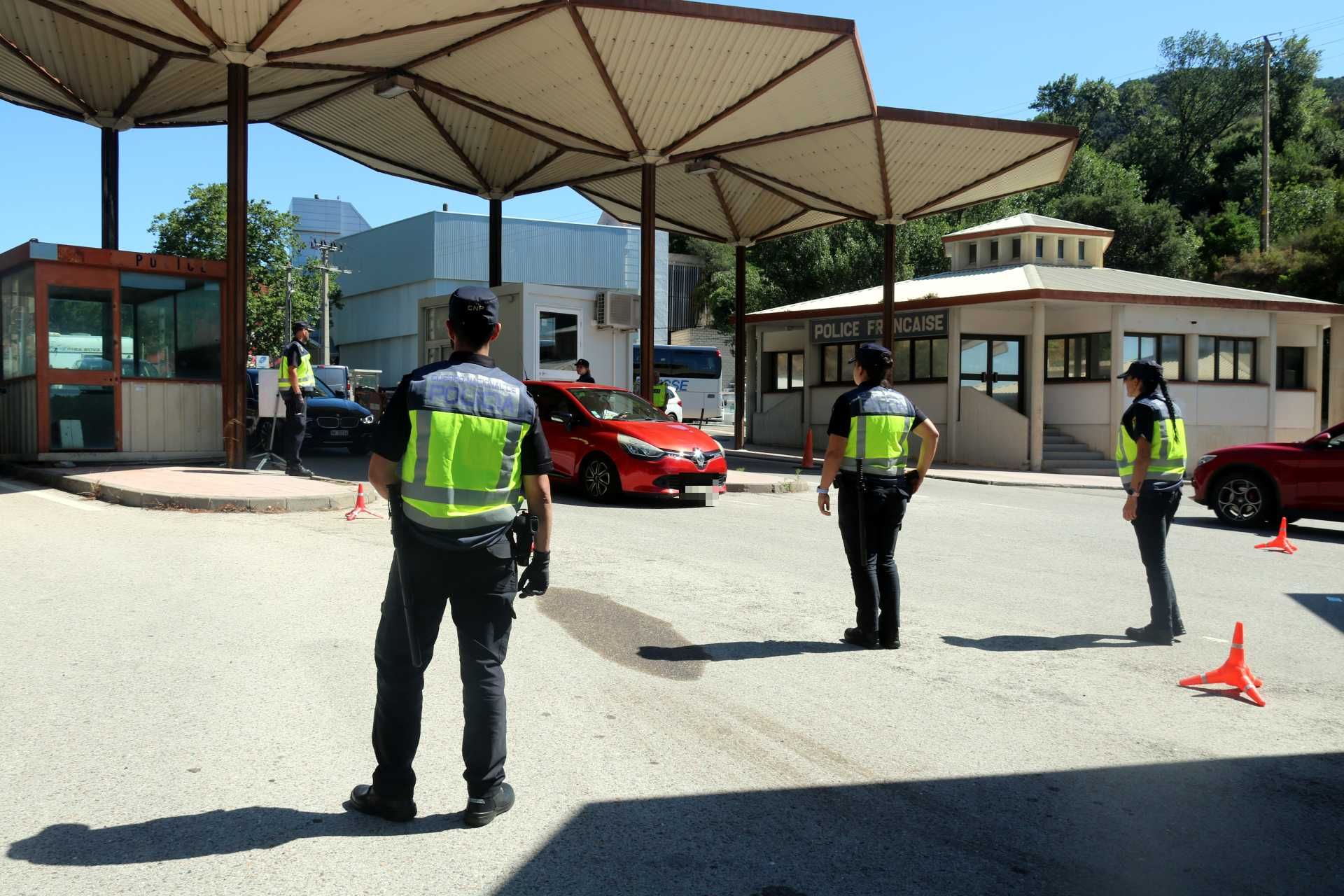 La policia reforça la frontera gironina amb França arran de la cimera de l'OTAN