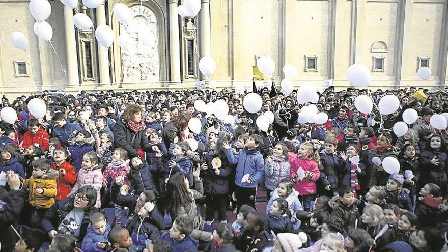 1.400 personas marchan por la paz