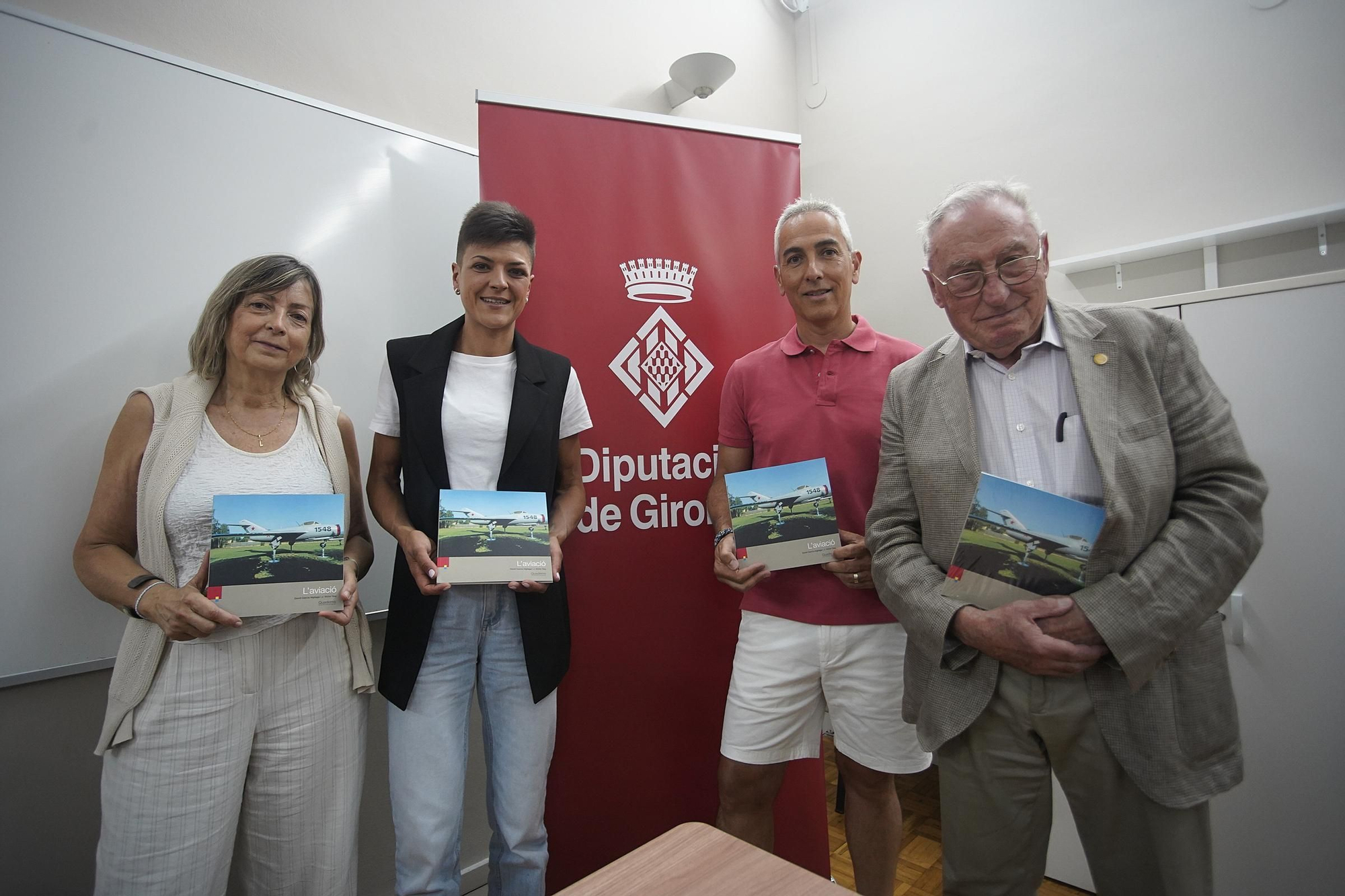 Les fotos de la presentació del llibre &quot;L’aviació&quot;, un nou volum dels &quot;Quaderns de la Revista de Girona&quot;
