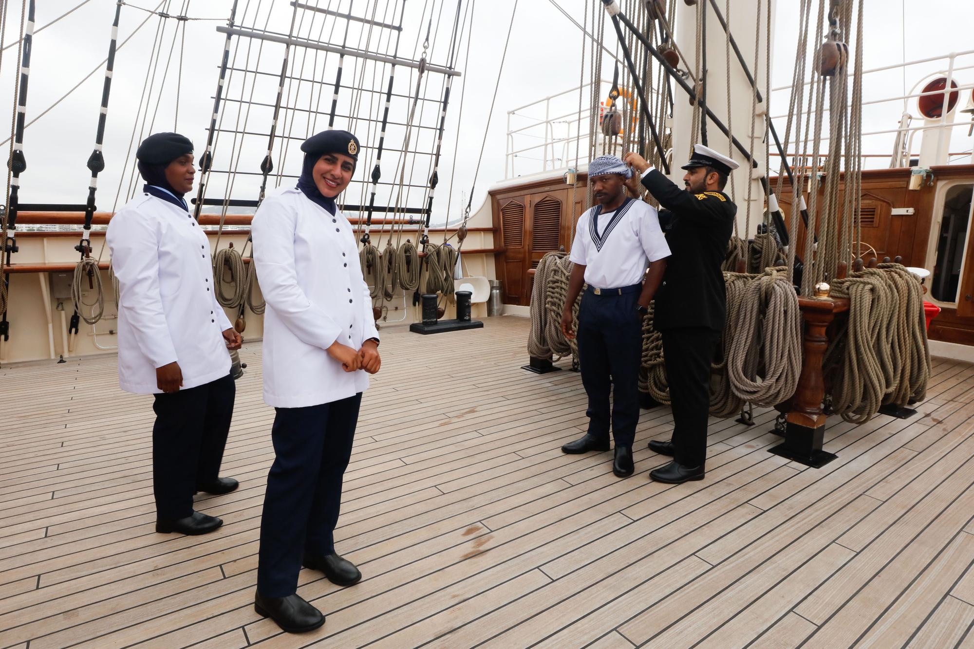 Jornada de puertas abiertas en el velero de Omán barco escuela 'Royal Shabab Omán 2'