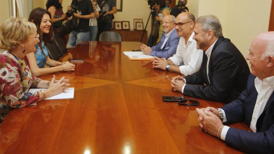 Las conselleras de Universidad y Sanidad y los rectores de la UA y UMH esta mañana