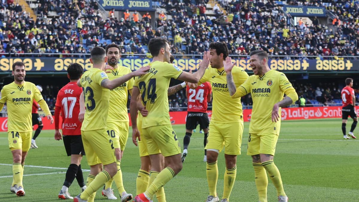 El Villarreal celebra el primero de los tres goles frente al Mallorca.