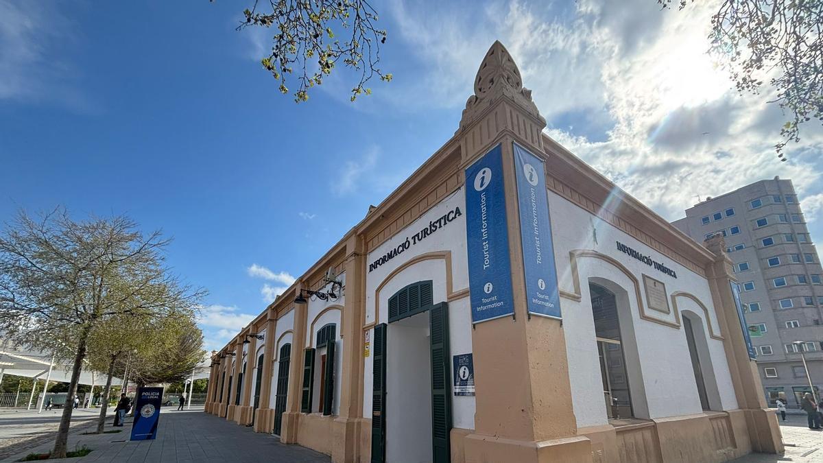 Oficina de información turística de la plaza de España de Palma