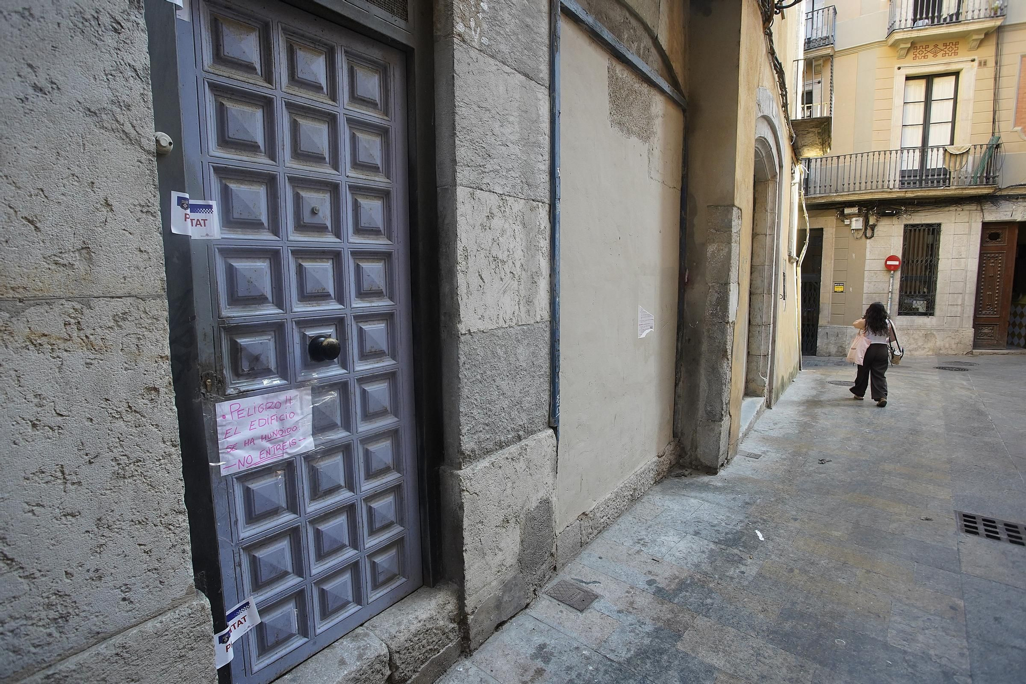 Les imatges de l'esfondrament de part d'un edifici del Barri Vell de Girona