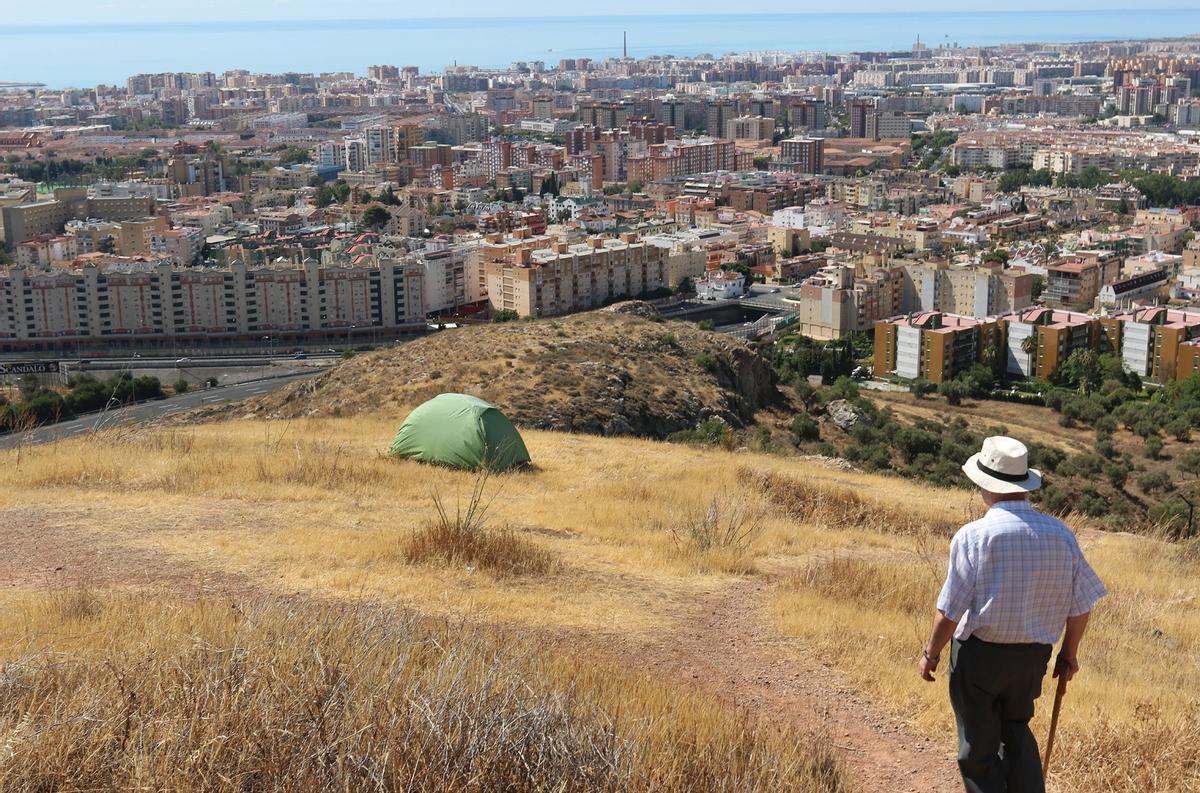 Vista de Málaga desde el Cerro de la Tortuga, que formaba parte del cinturón de colinas con núcleos indígenas.