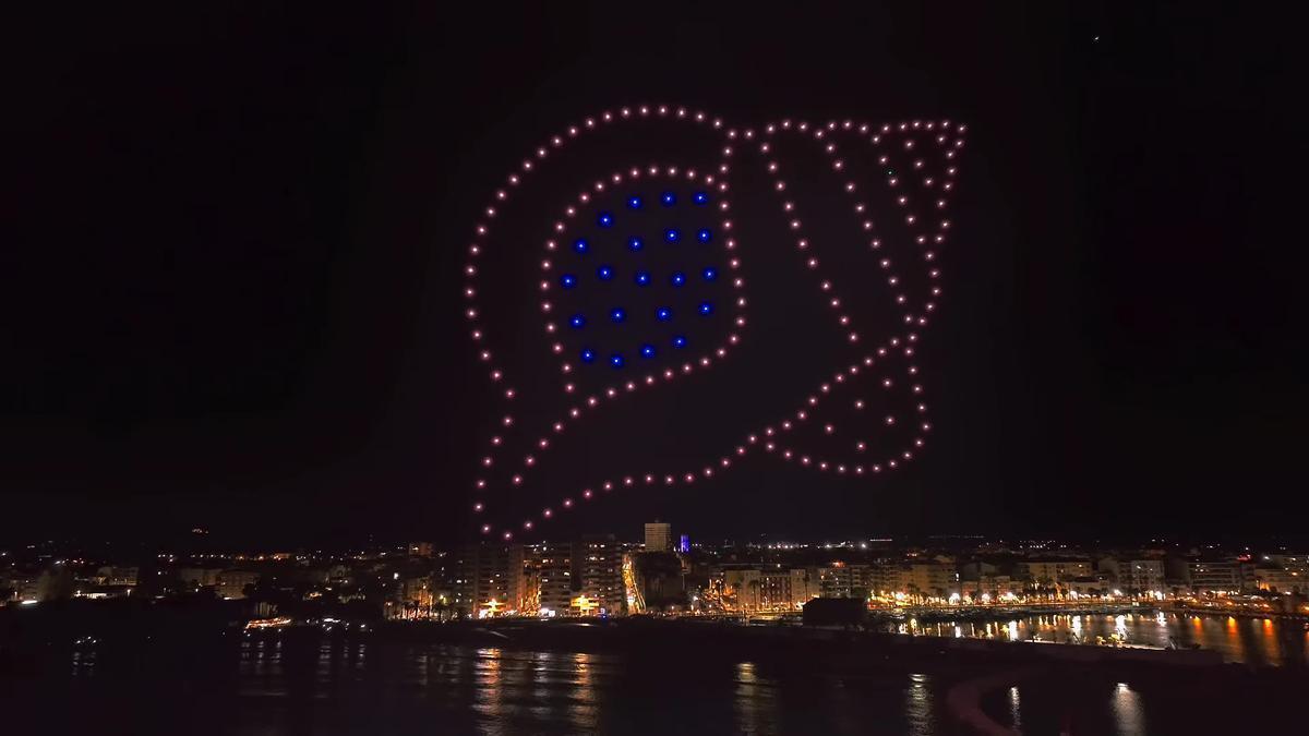 Vídeo: Primera edición del espectáculo aérero de drones en Benicarló