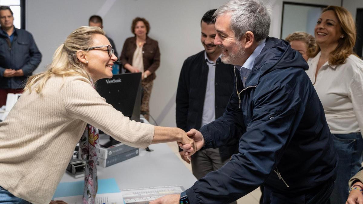 Fernando Clavijo registra la candidatura junto a David Toledo y Cristina Valido.