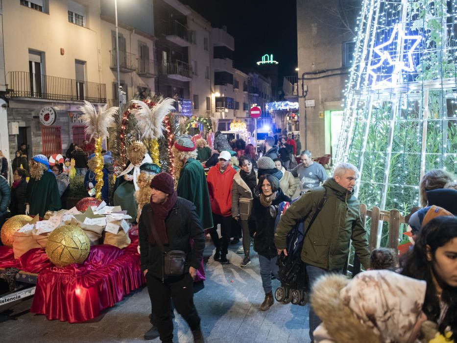 Petits i grans reben els Reis a la Jonquera