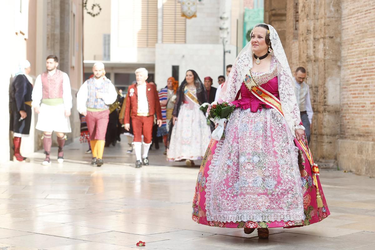 Todas las fotos de la Ofrenda del 18 de marzo por la calle de la Paz hasta las 17:30 horas