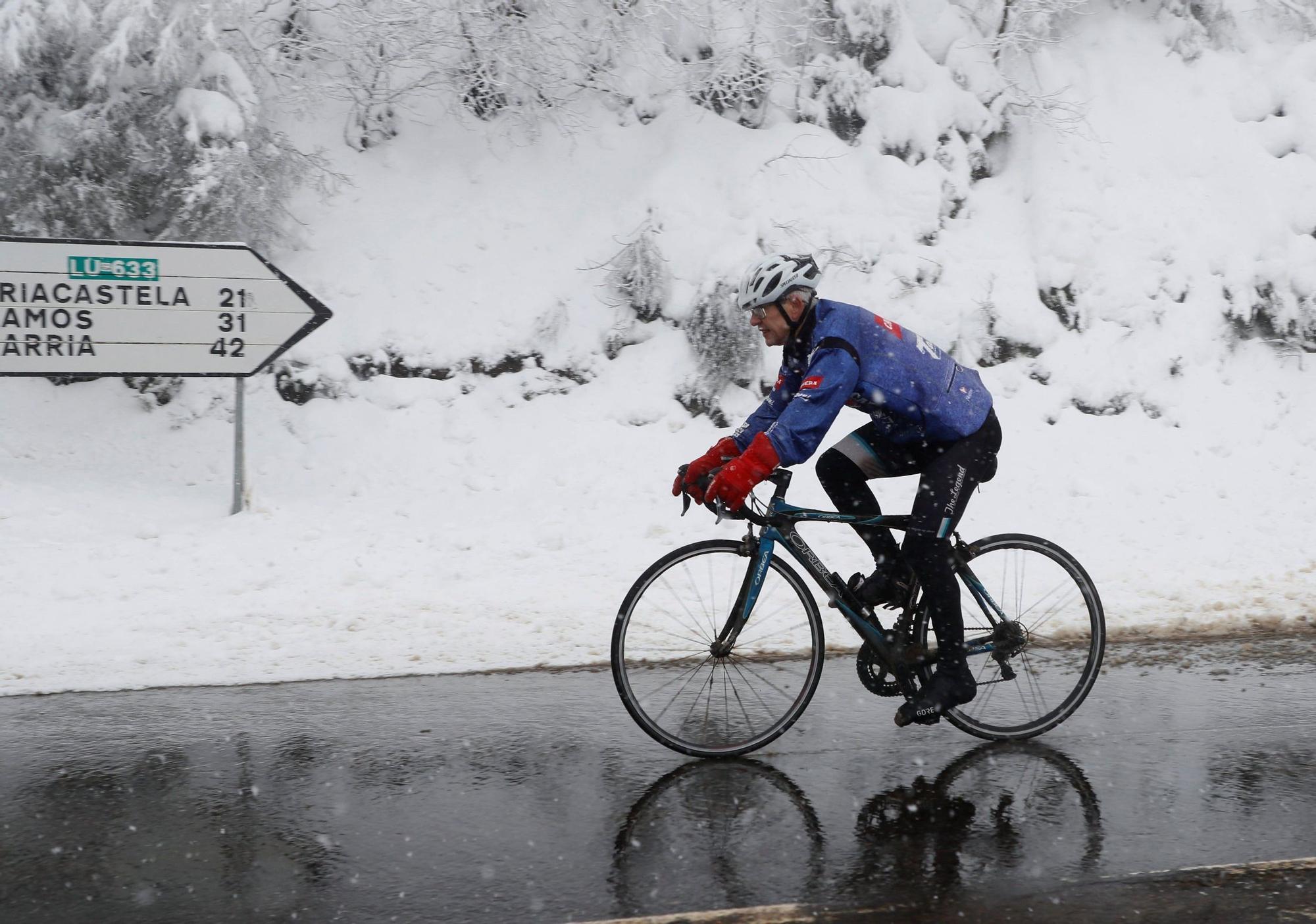 La nieve cubre el fin de semana en Galicia