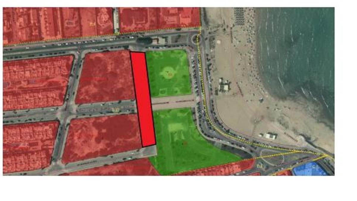 Imagen de la zona escogida para albergar el aparcamiento público regulado de autocaravanas, situada al sur de la playa de La Mata, en la Manguilla