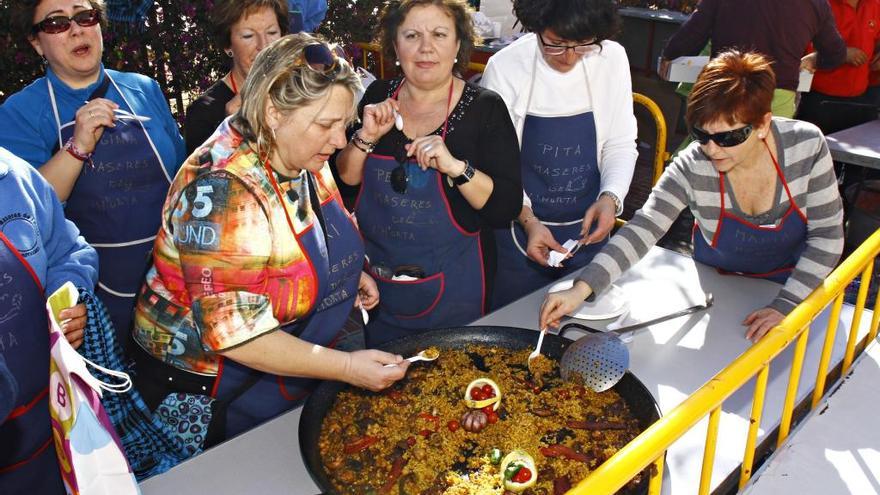 Fotografía de archivo del concurso de paellas, all-i-oli y zurra en Mutxamel.