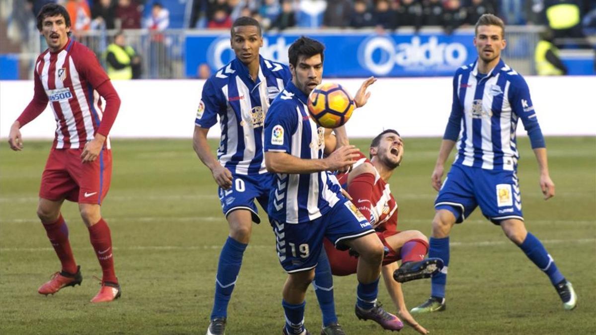 Cánticos ofensivos en el Alavés-Atlético