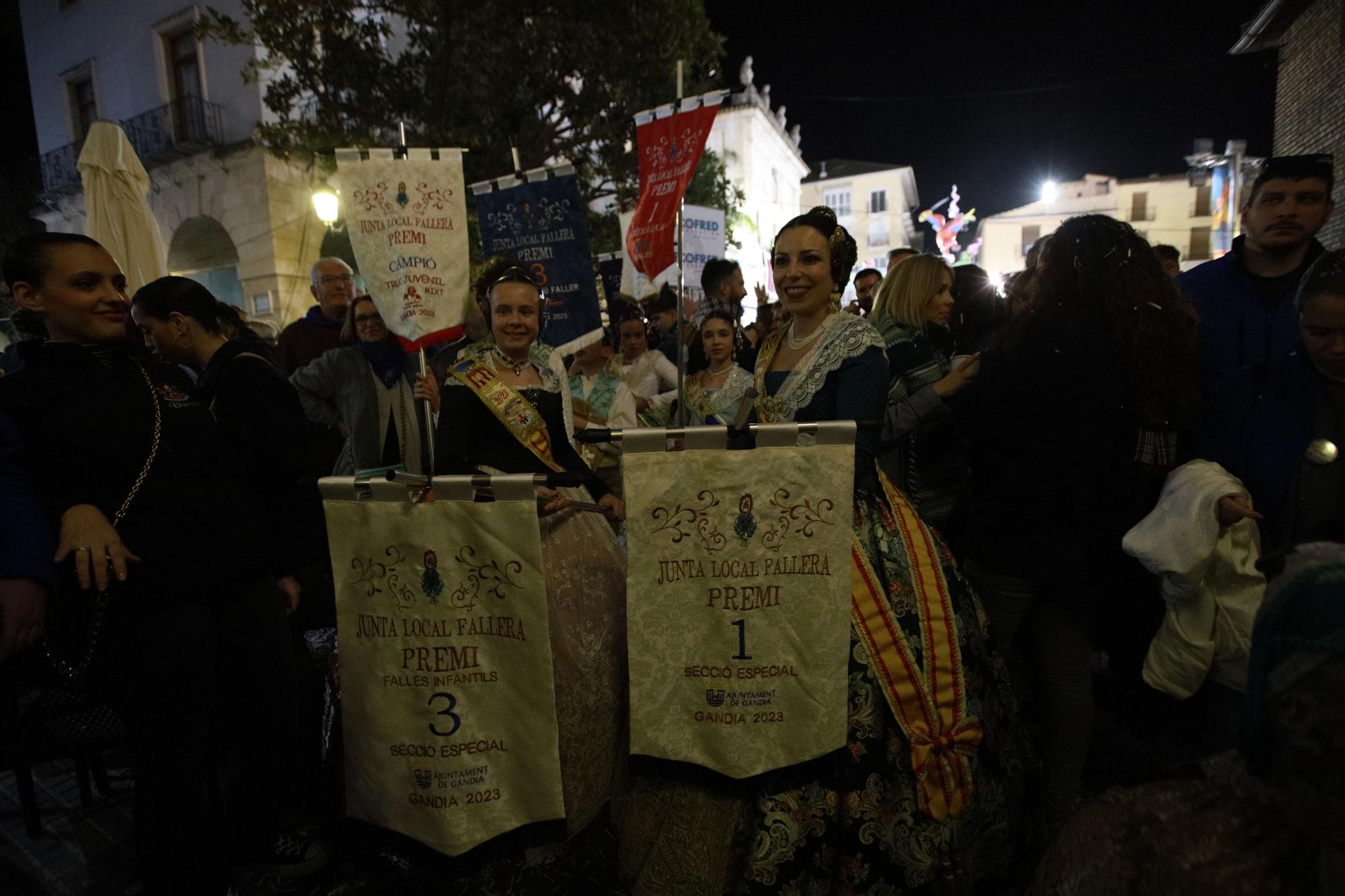 Todas las fotos de la entrega de premios falleros de Gandia