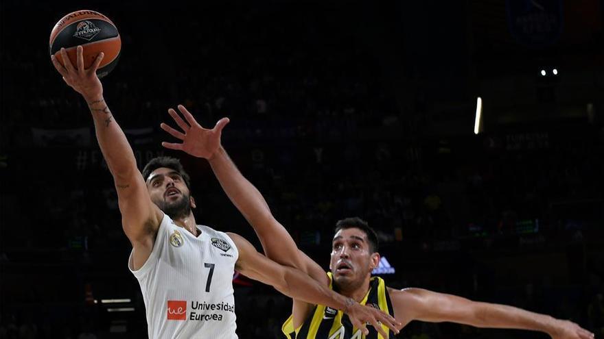 Ayón y Campazzo resucitan al Real Madrid para ser tercero