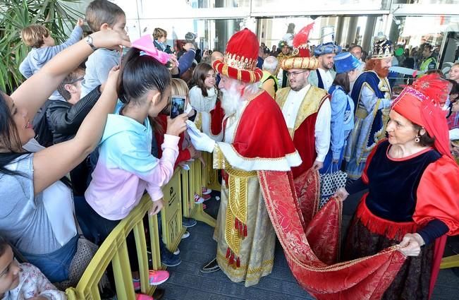 REYES MAGOS LLEGADA BARCO