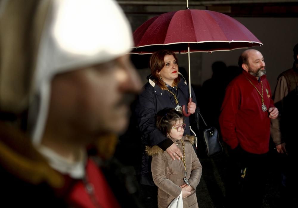 Paso de la Hermandad de los Estudiantes suspendido por la lluvia