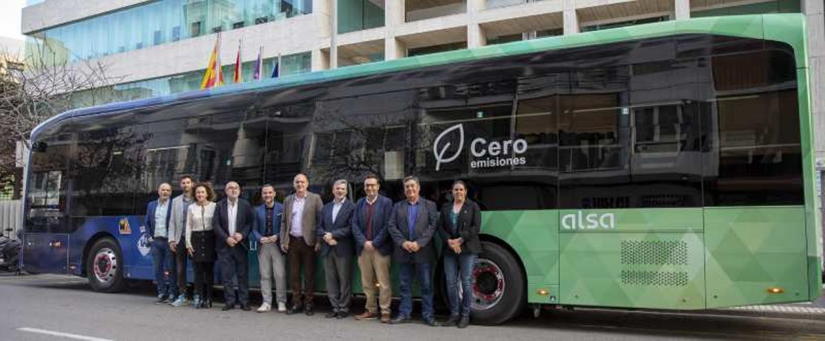 Presentación del nuevo servicio de Alsa en Ibiza