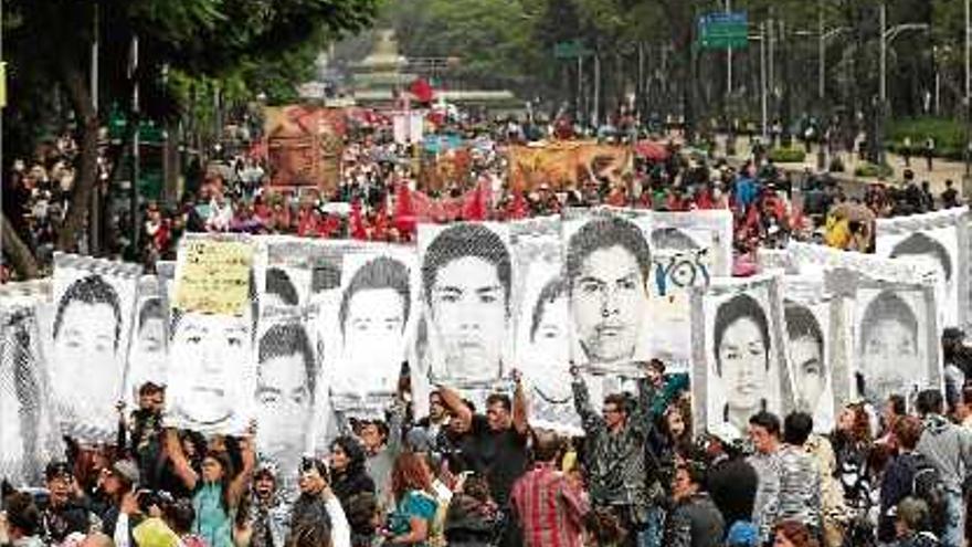 Manifestació multitudinària a Mèxic DF.