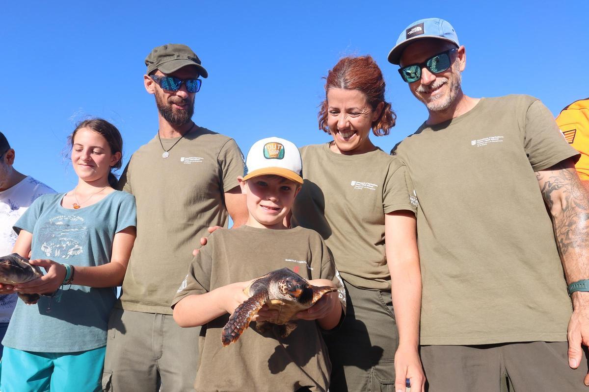 Las tortugas de Ibiza vuelven al mar tras un año Las tortugas de Ibiza vuelven al mar tras un año