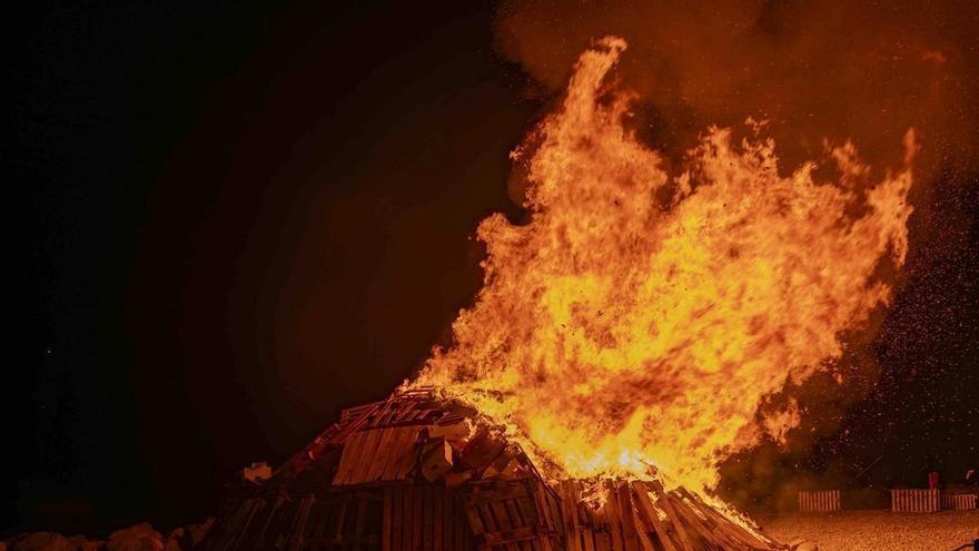 Por qué la noche de San Juan también se conoce como la noche de las brujas: el origen de una tradición mágica y ancestral