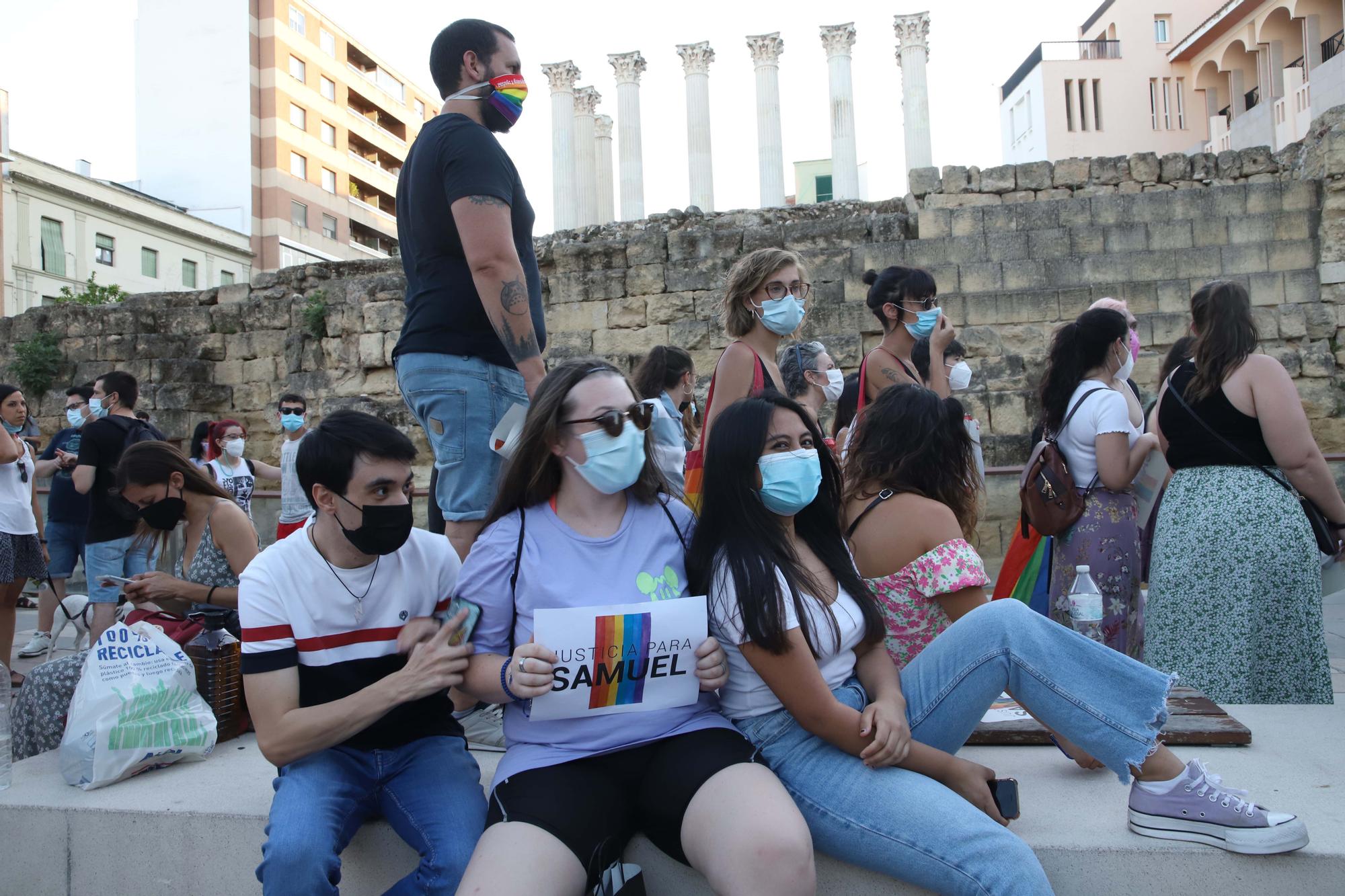 Cientos de personas exigen en Córdoba "justicia" por el asesinato de Samuel Luiz