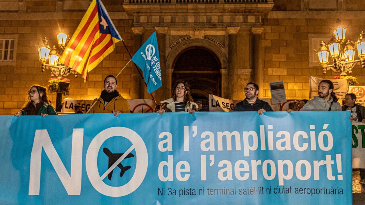 Una manifestación contra la ampliación del aeropuerto, en marzo de 2023.