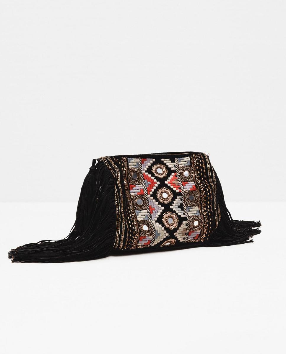 Bolso bordado con flecos de Zara (29,95€)