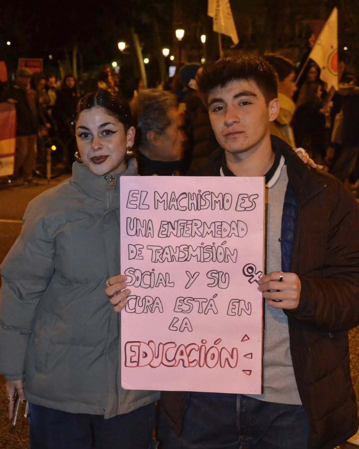 Jóvenes en la manifestación del 8 de Marzo en Madrid en 2025