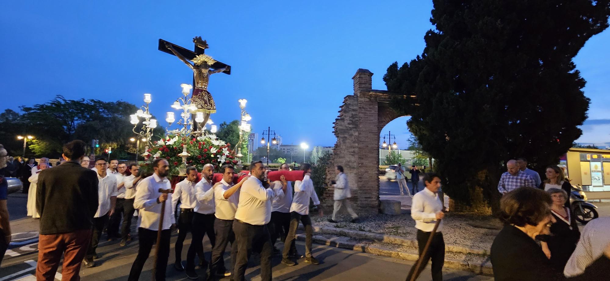 Laura, Paula, las cortes y las fallas de Zaidía acompañan al Cristo de la Fe