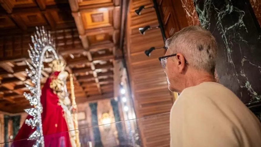 Jaime Estévez, vestidor de la Virgen de Candelaria