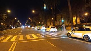 Los taxis de Málaga denuncian dificultades para recoger viajeros en el Paseo del Parque