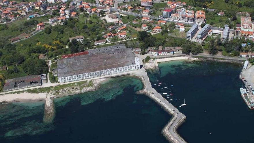 Imagen aérea del ámbito de Massó, en Cangas, donde se plantea ubicar el CAR de O Morrazo. // S.Á.