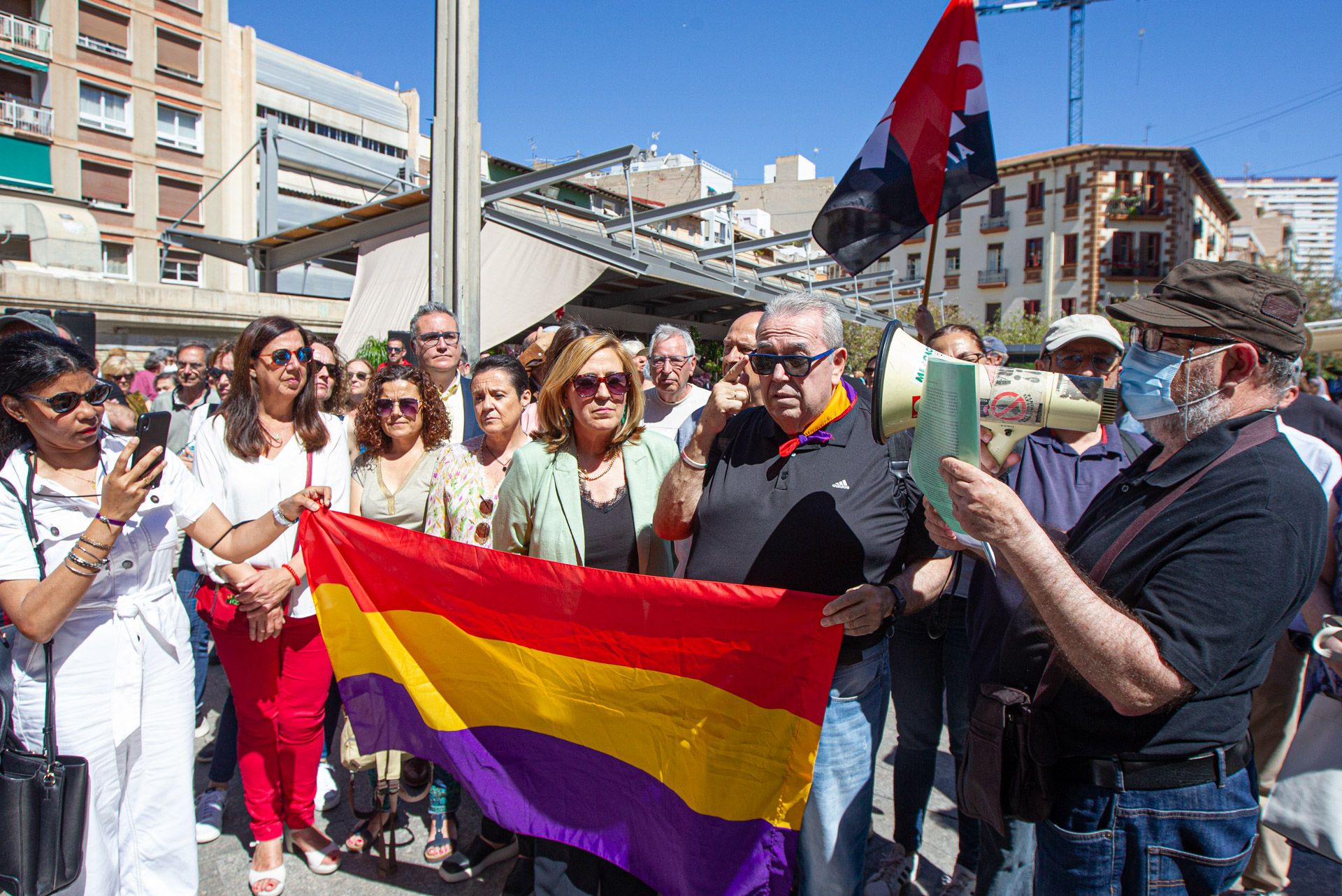 Homenaje en el 84 aniversario del bombardeo al Mercado Central de Alicante