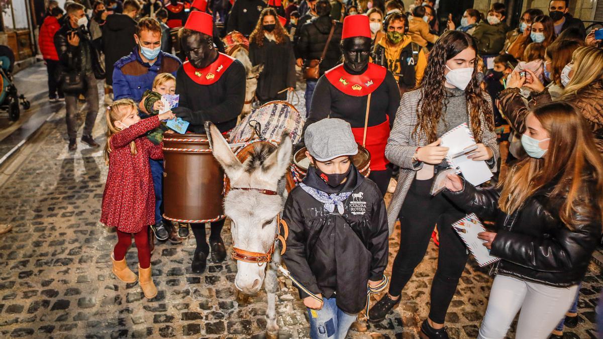 VIENTO EN ALICANTE | El viento amaina a mediodía y respetará las Cabalgatas de los Reyes Magos