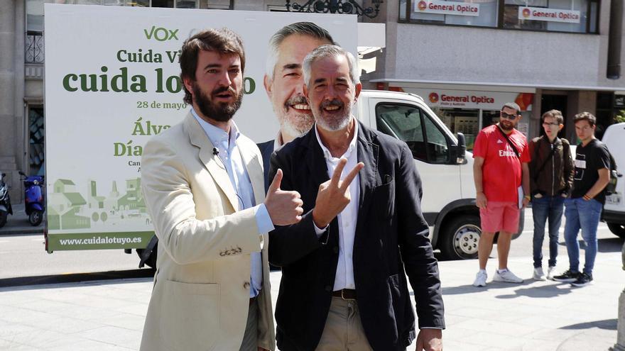 El vicepresidente de la Junta de Castilla y León, Juan García-Gallardo, y el candidato de Vox a la Xunta, Álvaro Díaz-Mella, en Vigo durante las pasadas elecciones municipales.