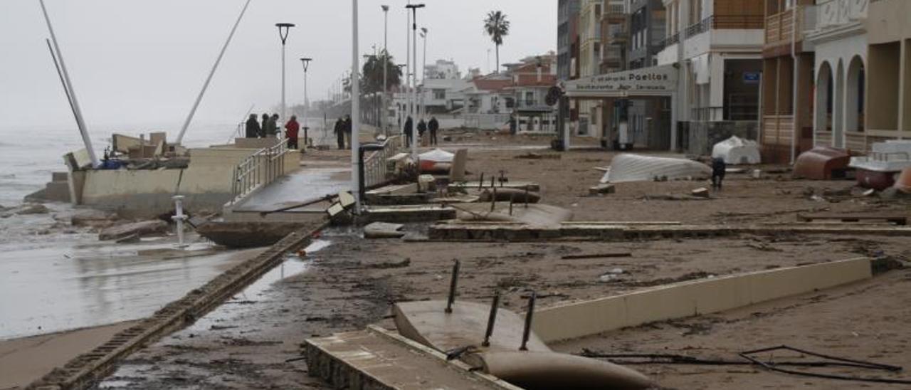 Las consecuencias del paso del temporal Gloria en la playa de Bellreguard, el pasado mes de enero.