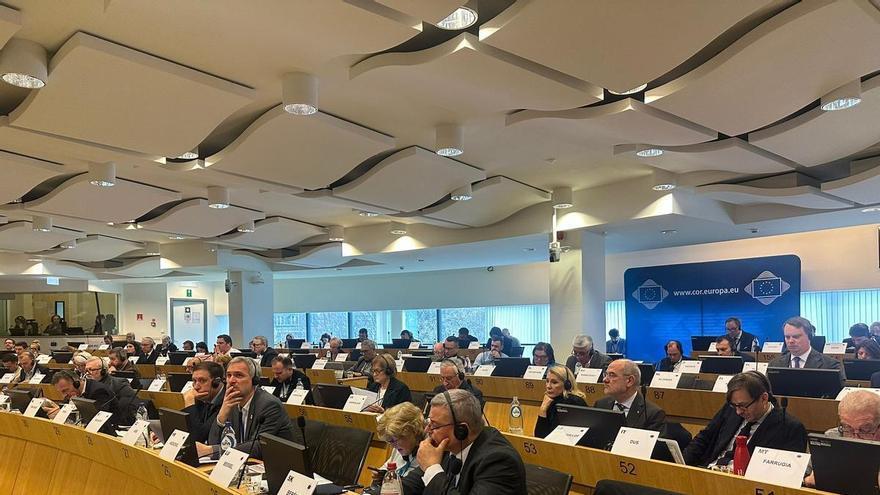 Guardiola impulsa en Bruselas el dictamen sobre el FEDER y el Fondo de Cohesión aprobado por el Comité de las Regiones