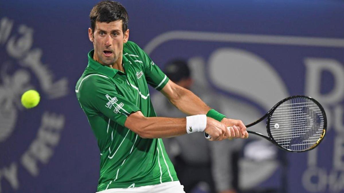 Bregado triunfo de Nole en tres mangas