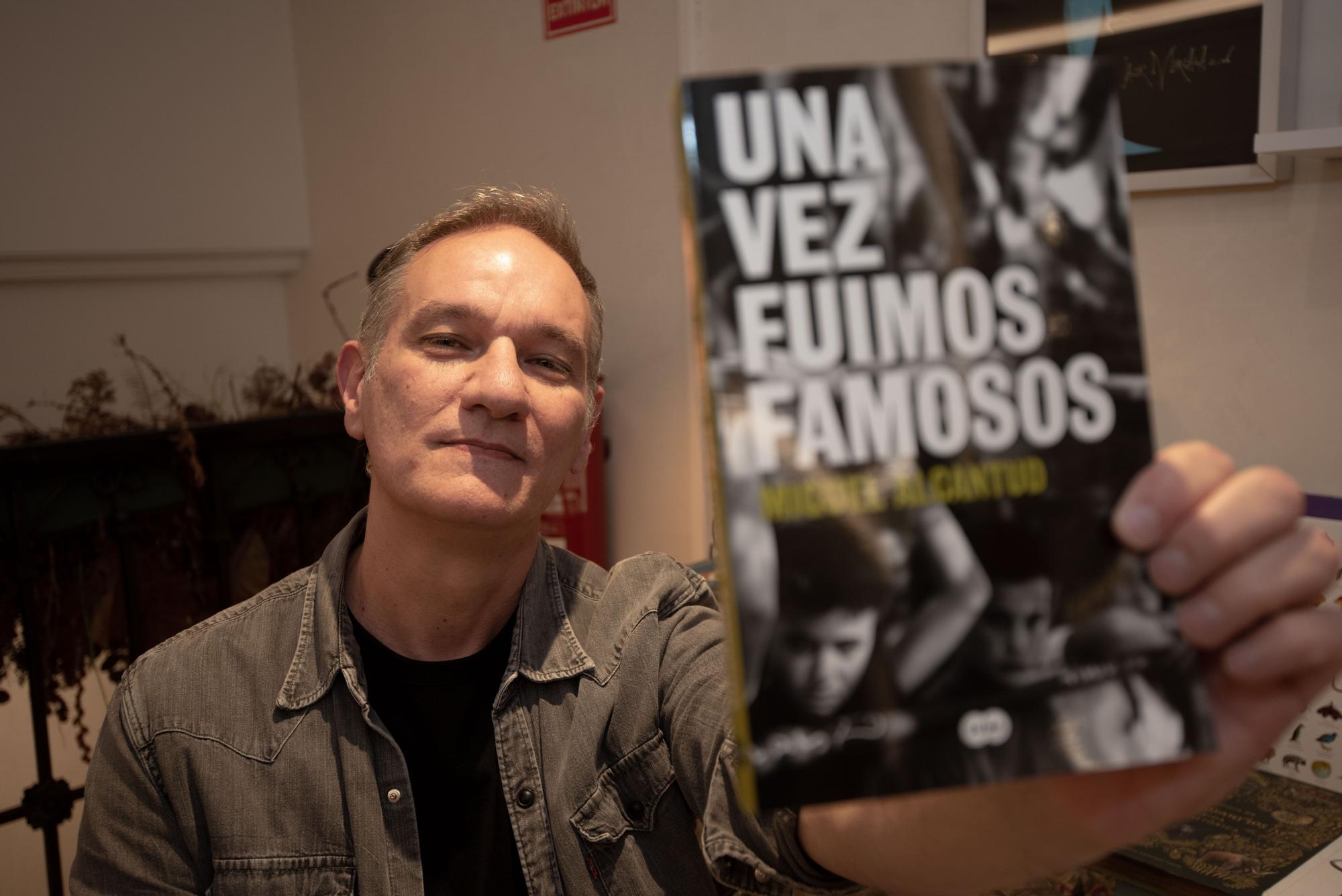 El escritor, cineasta y guionista Miguel Alcantud presenta ‘Una vez fuimos famosos’ en la librería 'Bululú'