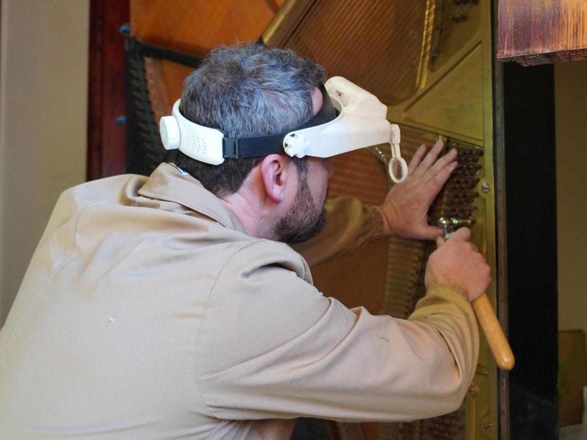 Restauración del valioso piano del músico tinerfeño Santiago Sabina