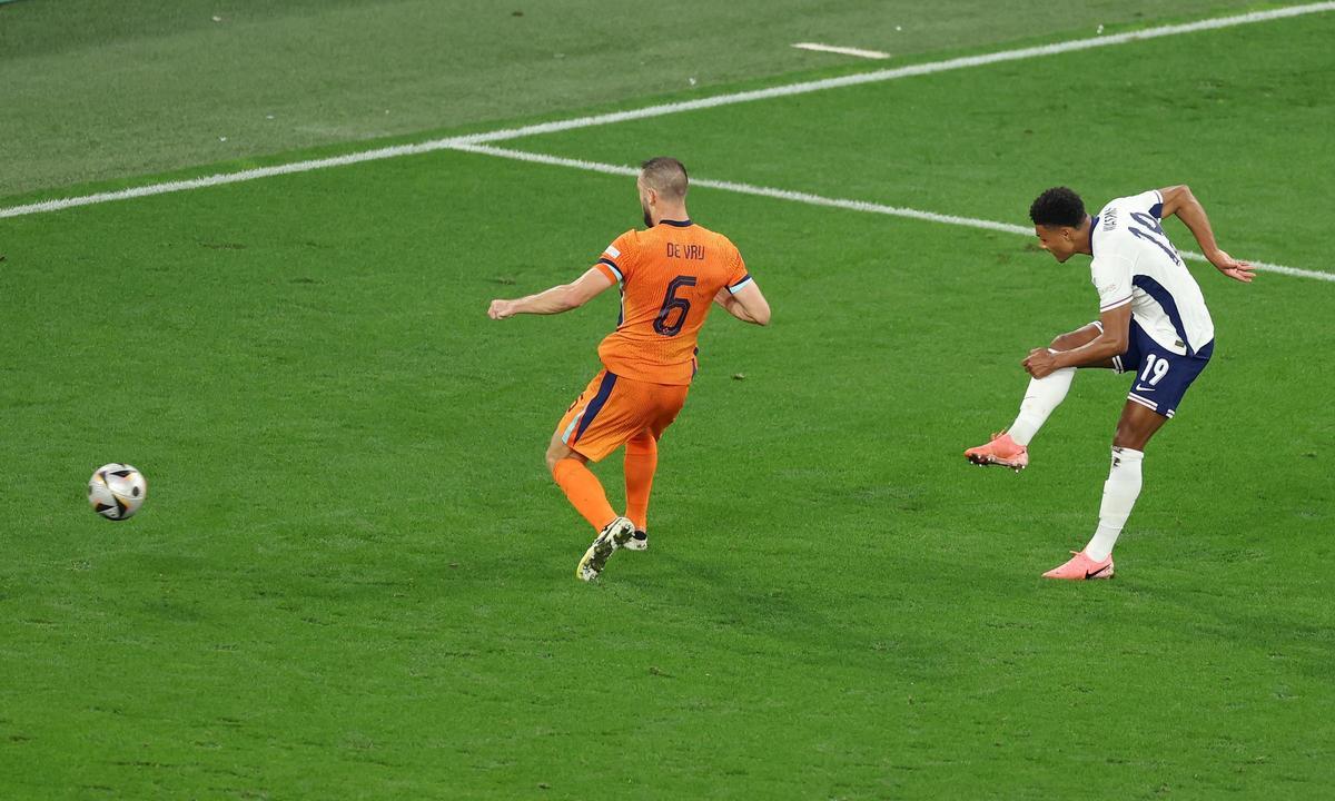 Oli Watkins anota el gol decisivo en la semifinal ante Holand