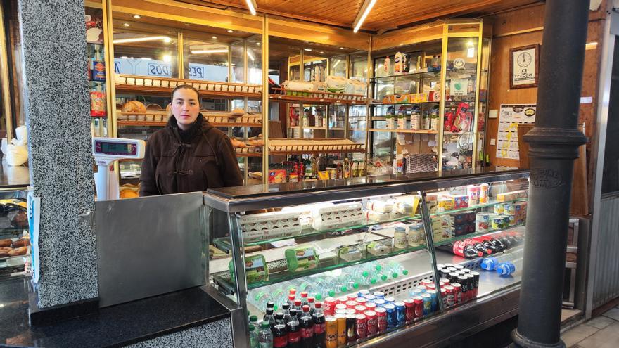 Los comerciantes de la plaza de abastos dudan de las peatonalizaciones de Mieres