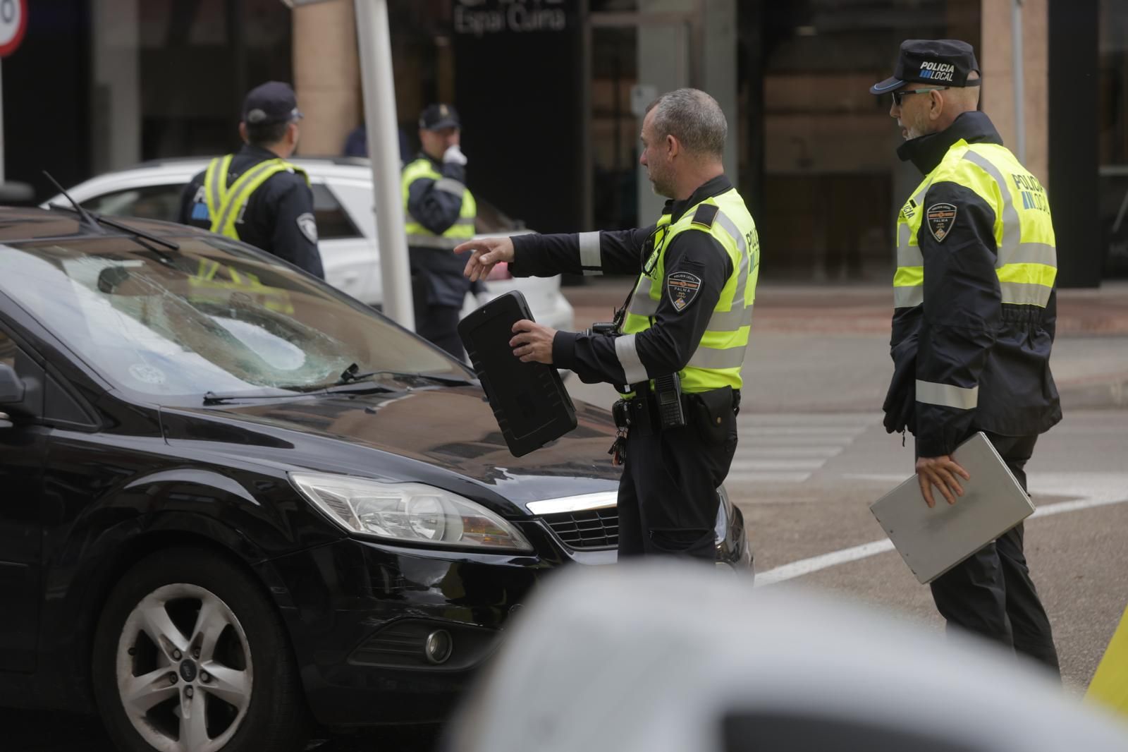Un peatón, herido crítico al ser atropellado por un coche en la rotonda del Conservatorio, en Palma