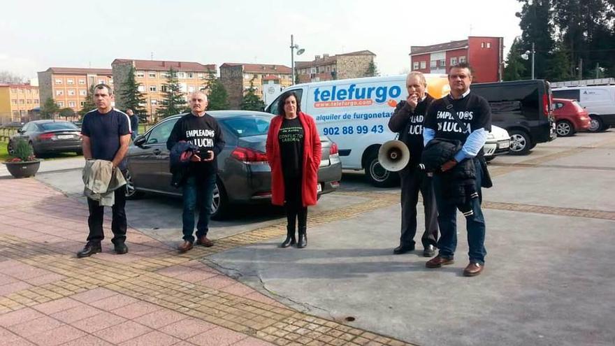 Por la izquierda, Jesús Martínez (SIPLA), José María Peñín (UGT), Susana Gutiérrez (Avanza), Manuel Mendoza (USIPA) y Benjamín López (CC OO).