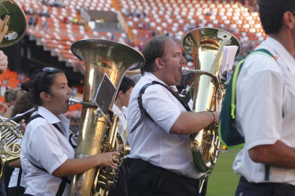 'Units per la música' en la presentación del Valencia 2016/17 en Mestalla