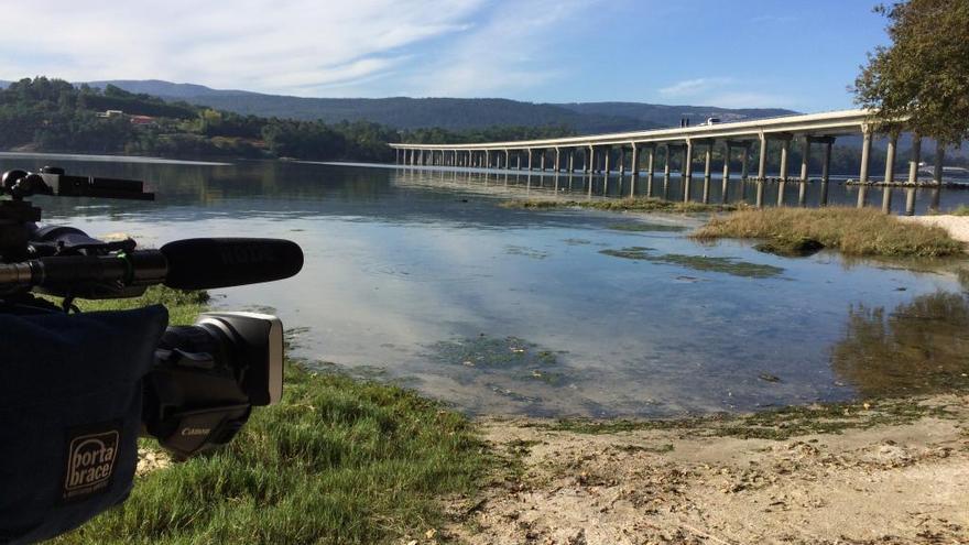 El muelle de Taragoña con el puente de la autovía al fondo. // Iñaki Abella