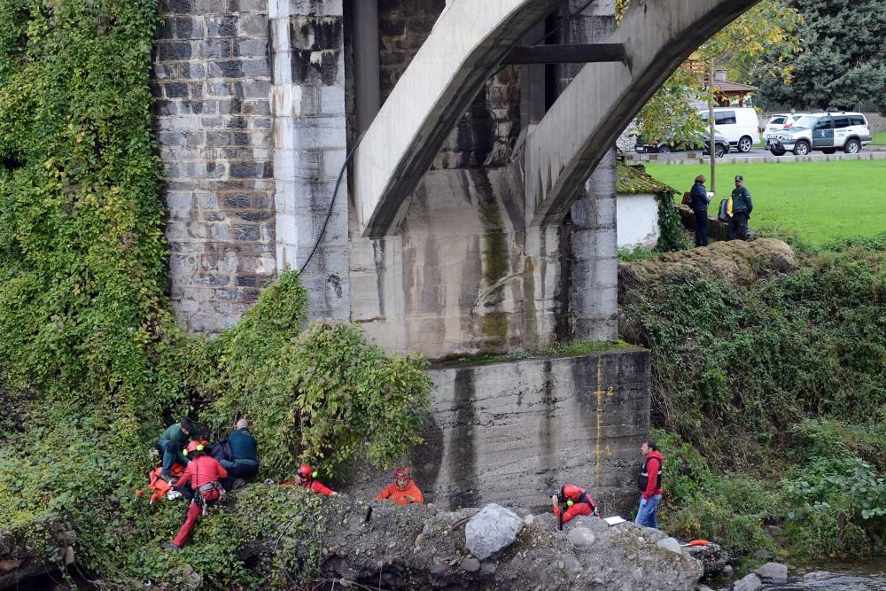 Rescatan el cadáver de un hombre en el río de Campomanes