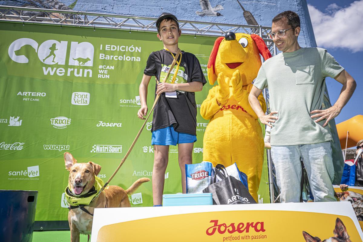 CAN WE RUN BARCELONA. La carrera organizada por Prensa Ibérica y El Periódico de Catalunya con la colaboración de Sport ,  donde las personas y sus mascotas perrunas corren en familia